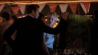 奔腾年代 美剧 背景,美国梦的崛起与衰落